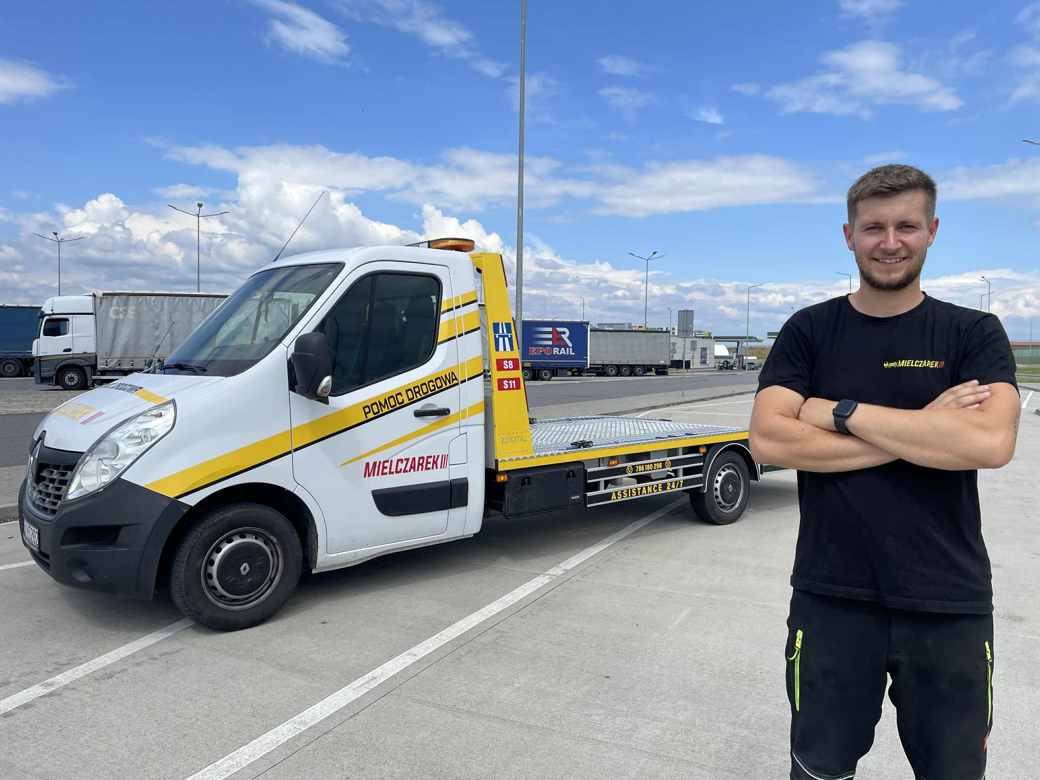 UTIPM Usługi Transportowe i Pomoc Drogowa Mielczarek, autohol, laweta, awaryjne odpalanie, transport, przewóz maszyn rolniczych i budowlanych, wymiana opony. Laweta Kępno i okolice. Kępno.