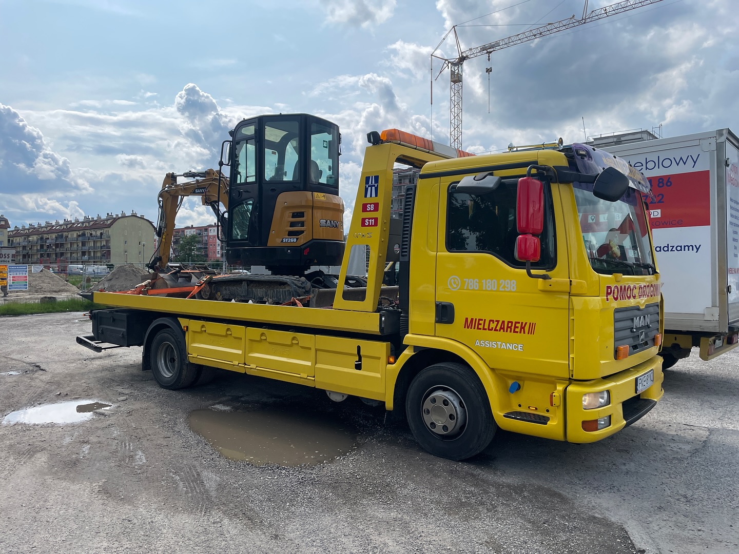 UTIPM Usługi Transportowe i Pomoc Drogowa Mielczarek, autohol, laweta, awaryjne odpalanie, transport, przewóz maszyn rolniczych i budowlanych, wymiana opony