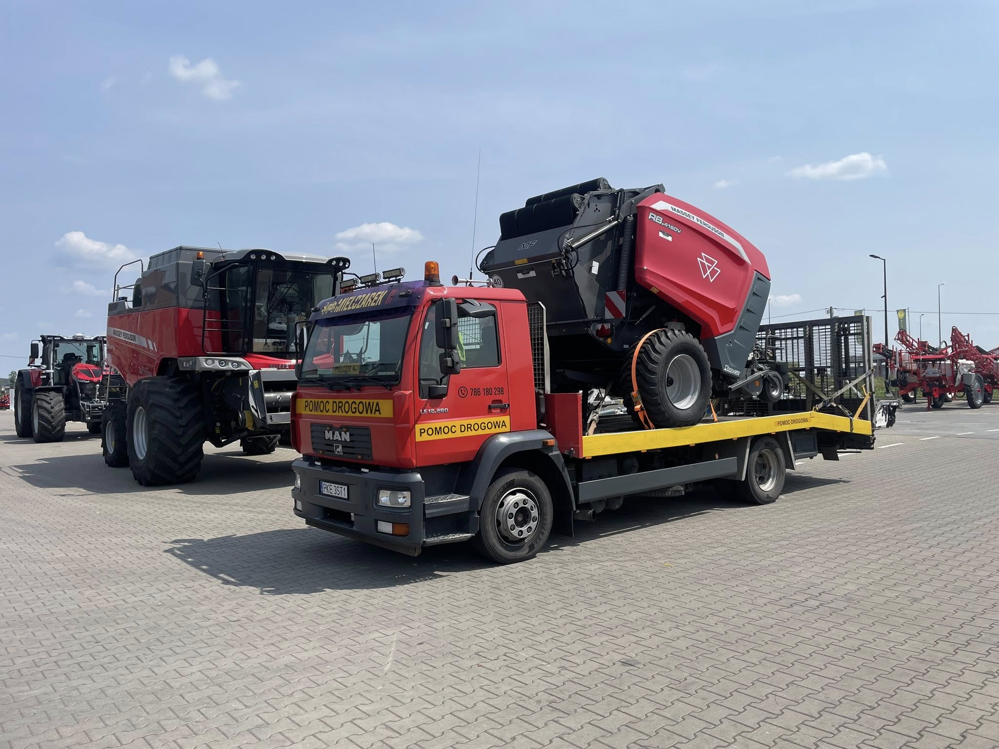 UTIPM Usługi Transportowe i Pomoc Drogowa Mielczarek, autohol, laweta, awaryjne odpalanie, transport, przewóz maszyn rolniczych i budowlanych, wymiana opony